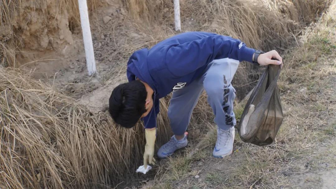 萃英山拾荒活动